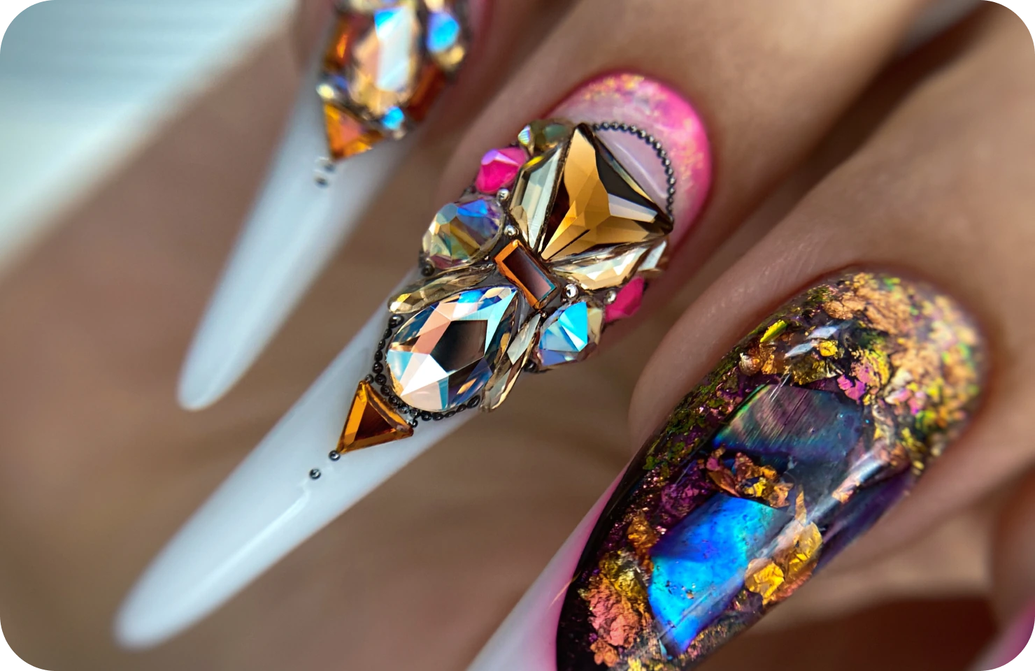 Инкрустация стразами Swarovski — пример работы 4